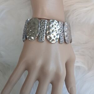 Paparazzi Hammered Silver Bracelet